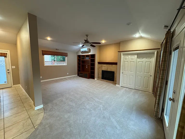 145th Pl NE — Photo 2