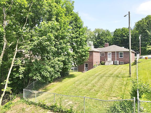 4th image of 1218 Lebanon St