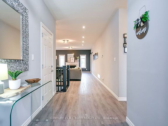 4th image of 38 Beverly St
