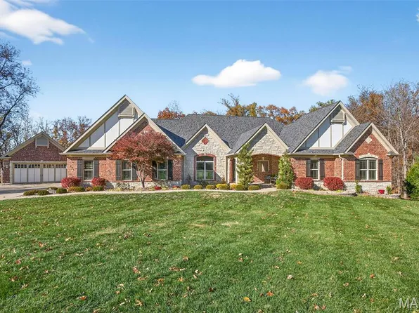 707 Crown Pointe Farms, Defiance, MO 63341