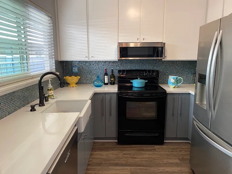 2844 E 3rd St #204 — Photo 5