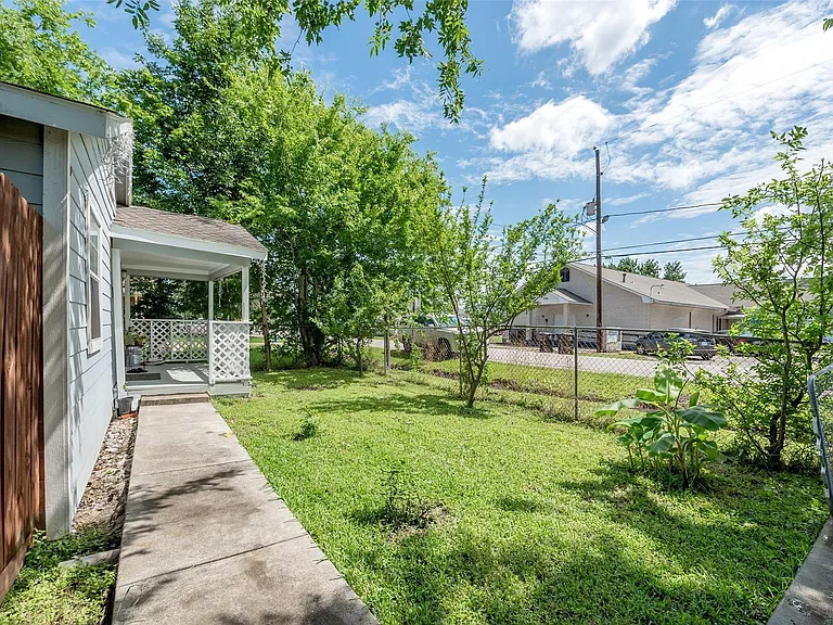 8314 Brandon St — Photo 5