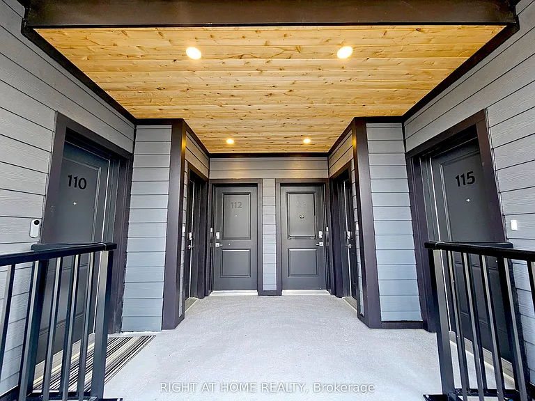 708 Woolwich St #114 — Photo 3