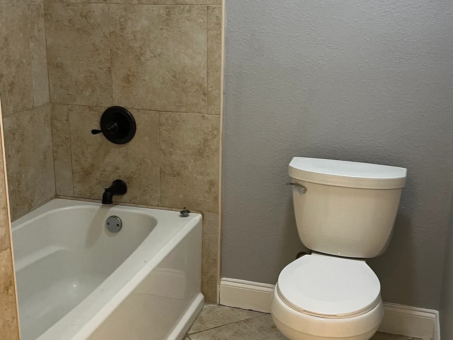 3 bed, 2.5 bath, 1100 sqft, $2,000 — Photo 4