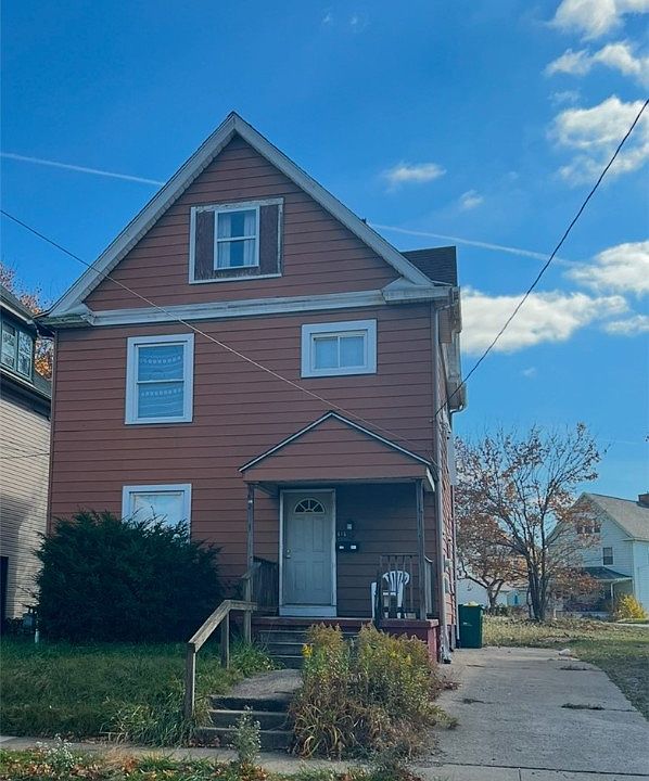2nd image of 616 Allen St