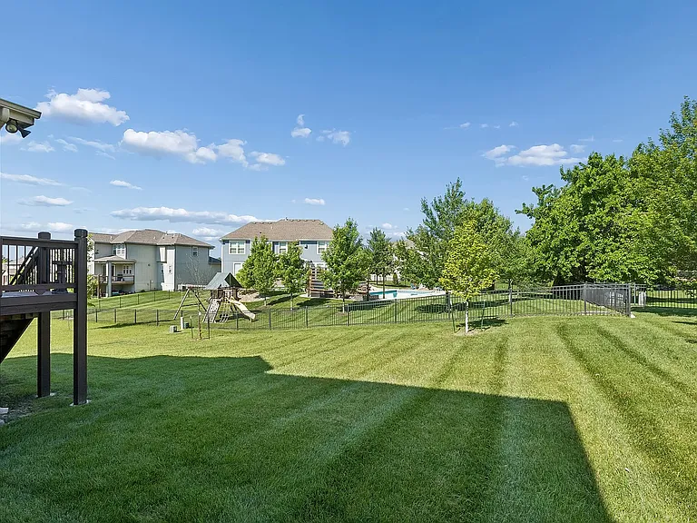 16324 Farley St — Photo 38