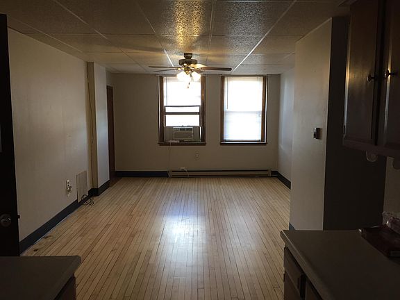 4th image of 16 S Hill St APT 1A