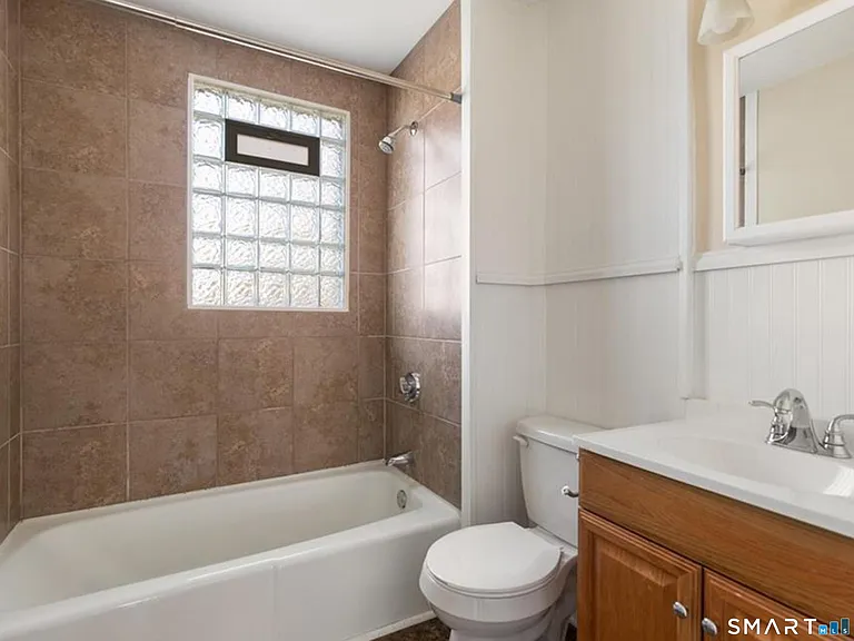 171 Bassett St — Photo 10