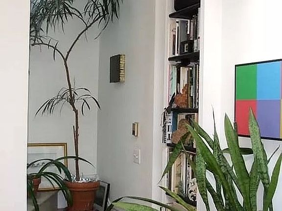 5th image of 662 Driggs Ave