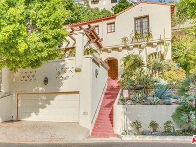 8435 Cresthill Rd, Los Angeles, CA, 90069