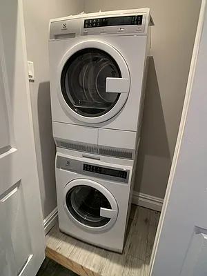 Rented by BRICK & GALO REALTY CORP | media 31