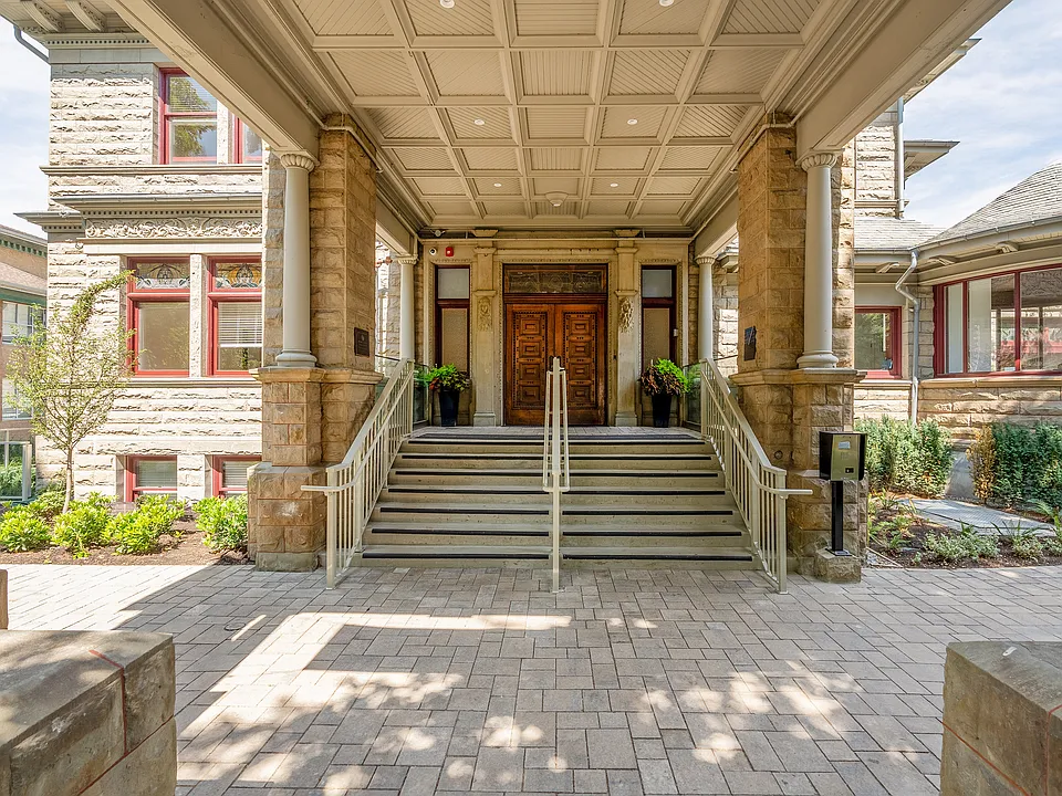 1523 Davie St #104