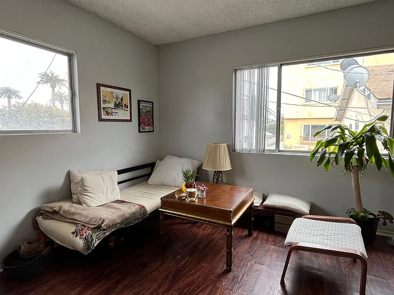 4020 Inglewood Blvd #10 — Photo 4