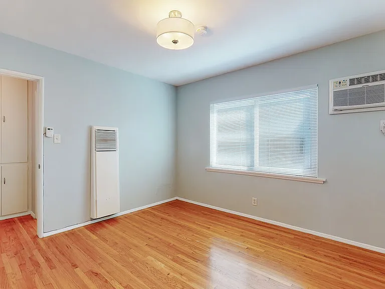 11284 Montana Ave #11 — Photo 10