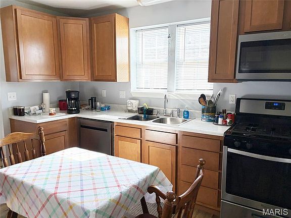 3rd image of 306 Elmont Rd