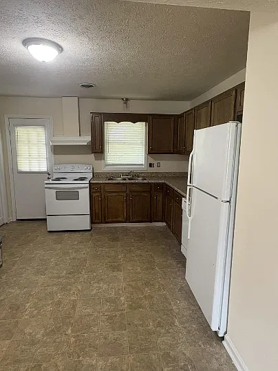 1721 Oshea St - Unit C — Photo 4