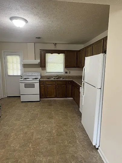 1721 Oshea St #B — Photo 4