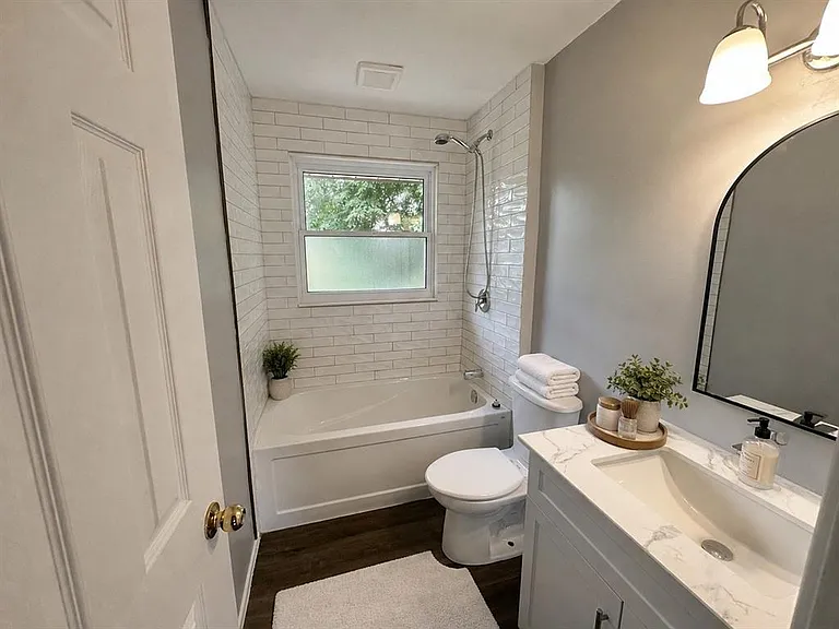 890 Hollands Ave — Photo 17