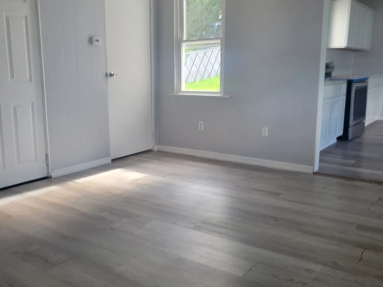 3 bed, 1300 sqft, $1,600 — Photo 4