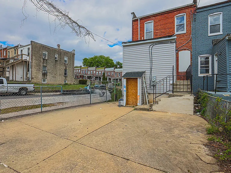 2819 Presbury St — Photo 18