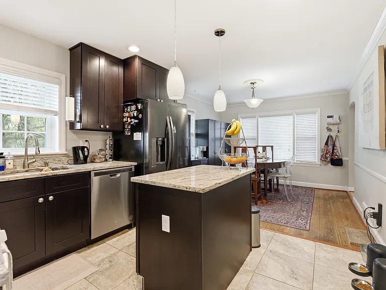 855 N Frederick St — Photo 4