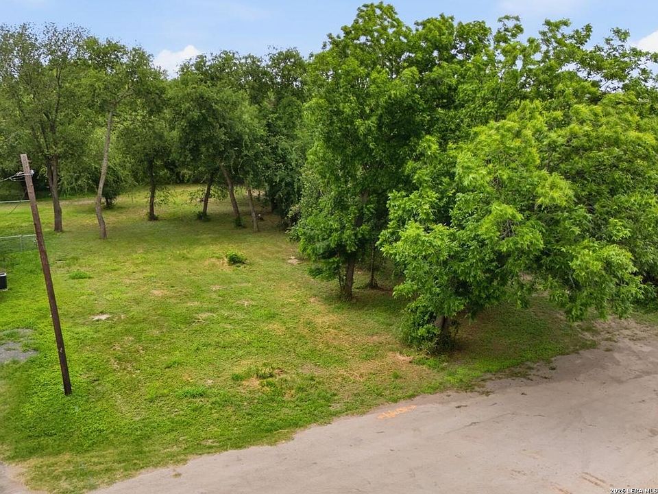 1st image of 407 E Daniel Street LOT 1-B,2
