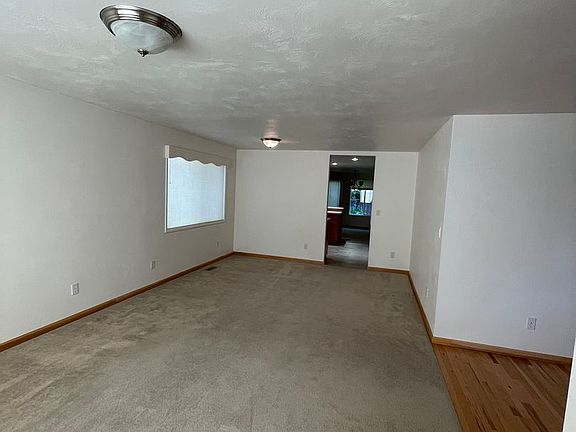 5th image of 2355 Marjorie Ave