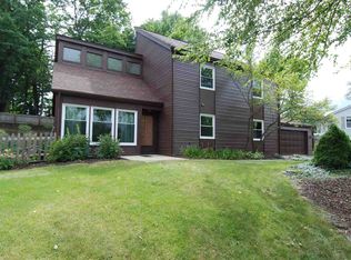 5069 Whittier Ln, Rockford, IL 61114