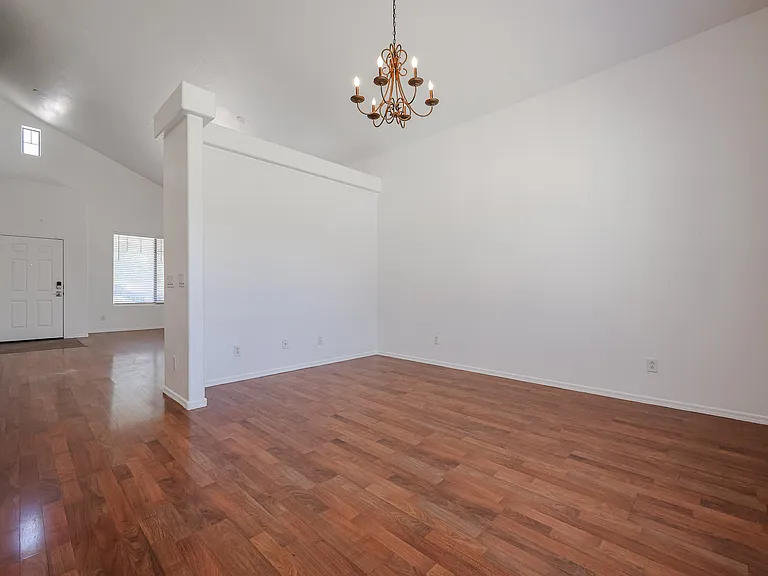 3402 S 82nd Ln — Photo 9