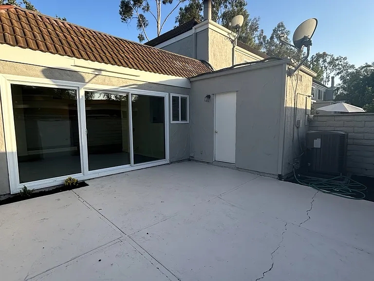 22011 Lakeland Ave — Photo 16