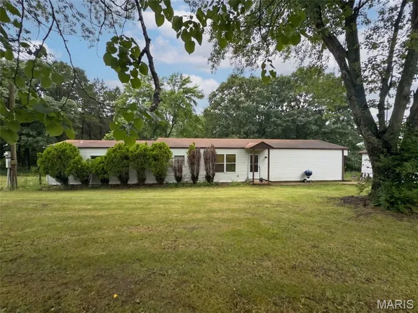 3102 Meyer Rd, Festus, MO 63028