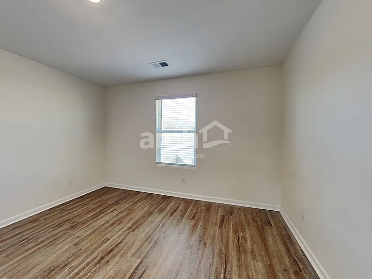 2058 Southlea Dr — Photo 12