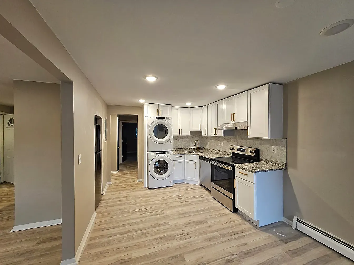 2 bed, 950 sqft, $1,800 — Photo 3