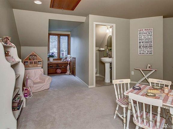 5th image of 21846 NE 103rd St