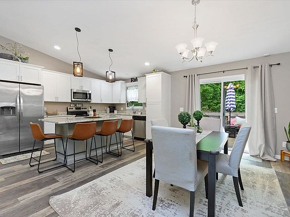 3rd image of 6282 Collegevue Pl