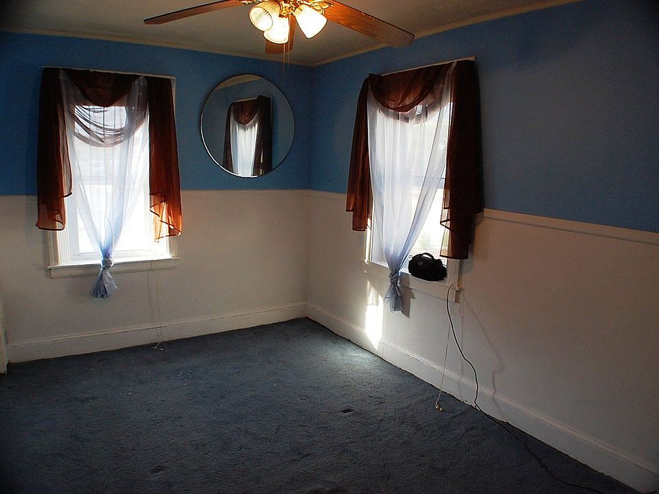  front bedroom