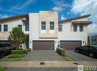 7925 NW 105th Ct, Doral, FL 33178