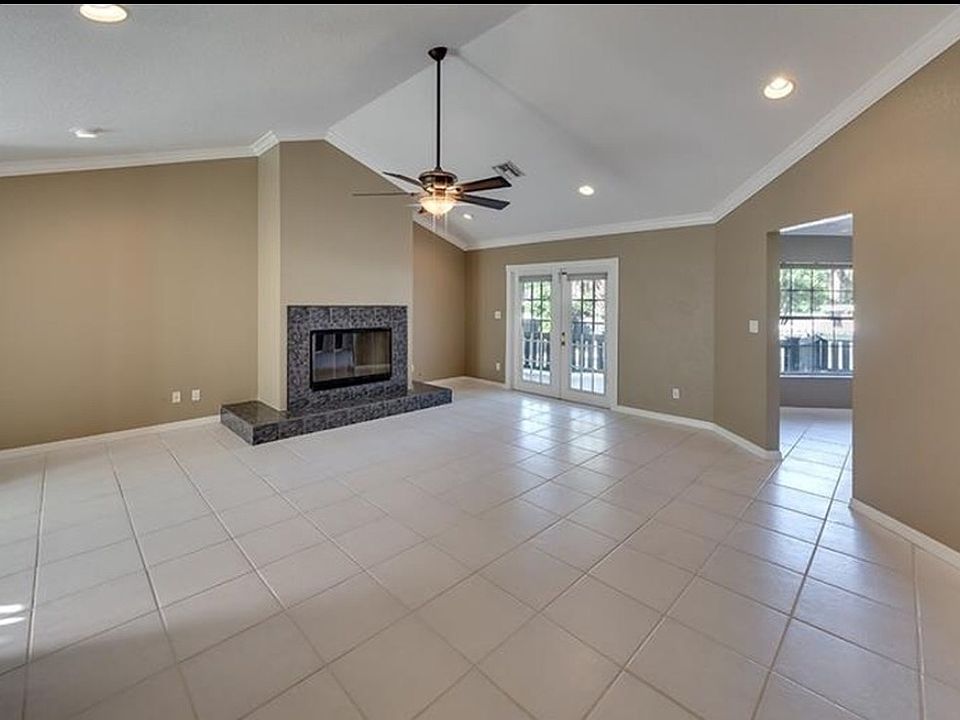 1st image of 100 1st Ave N