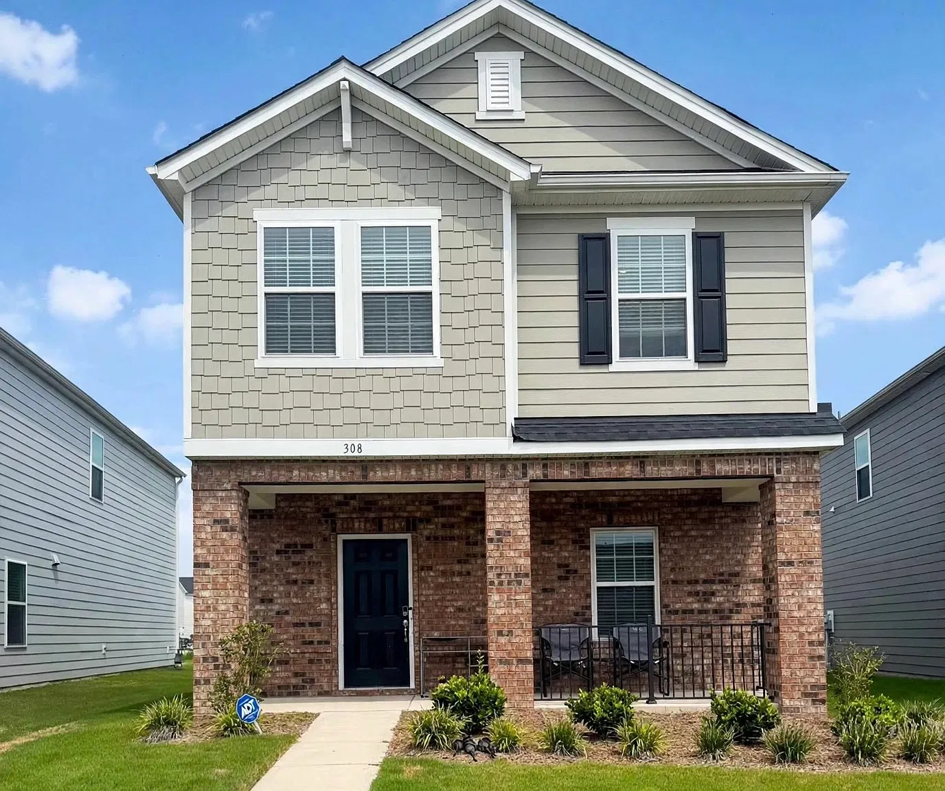 3 bed, 2.5 bath, 1920 sqft, $2,449 — Photo 1