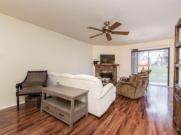 3rd image of 386 Lambert Dr Unit B1