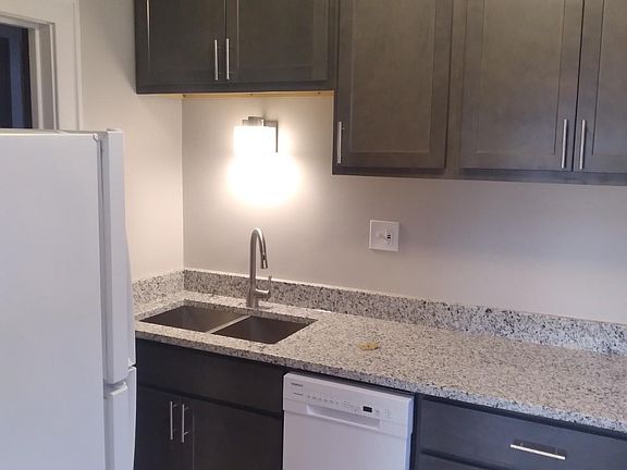 2nd image of 3287 S Kinnickinnic Ave APT 6