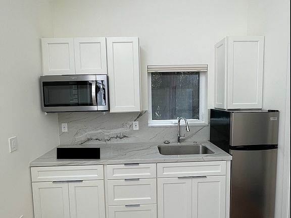 3rd image of 501 Cascade Dr #C