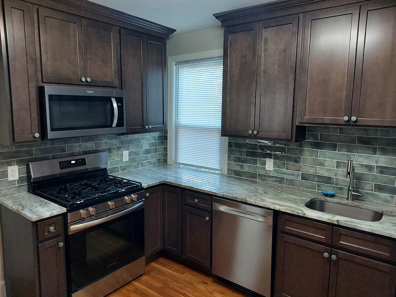 1 bed, 1.0 bath, $1,650 — Photo 3