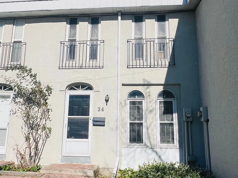 71 Cass Ave #24