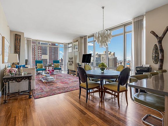 3rd image of 333 E 91st St APT 25A