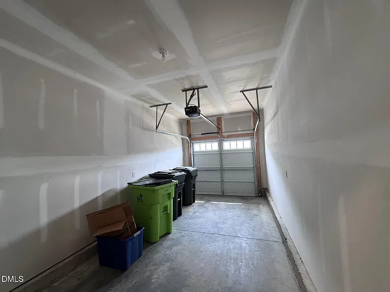 836 Pryor St — Photo 34