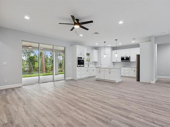 5th image of 2043 WATERSEDGE DRIVE