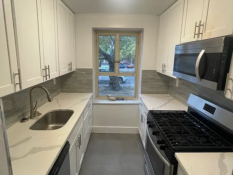 73-72 197th St #1B — Photo 4