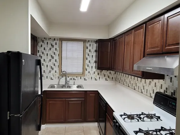 3273 Abbeywood Dr, Decatur, GA 30034