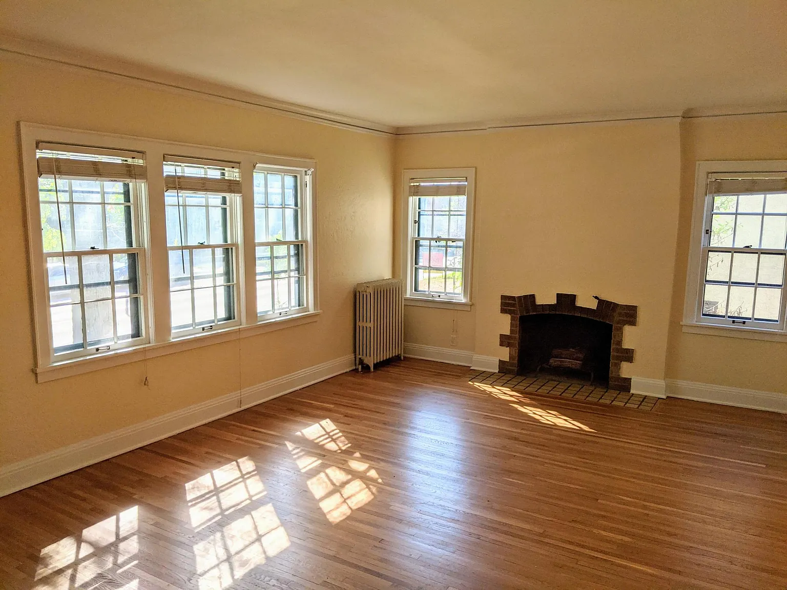 2 bed, 1350 sqft, $1,895 — Photo 2